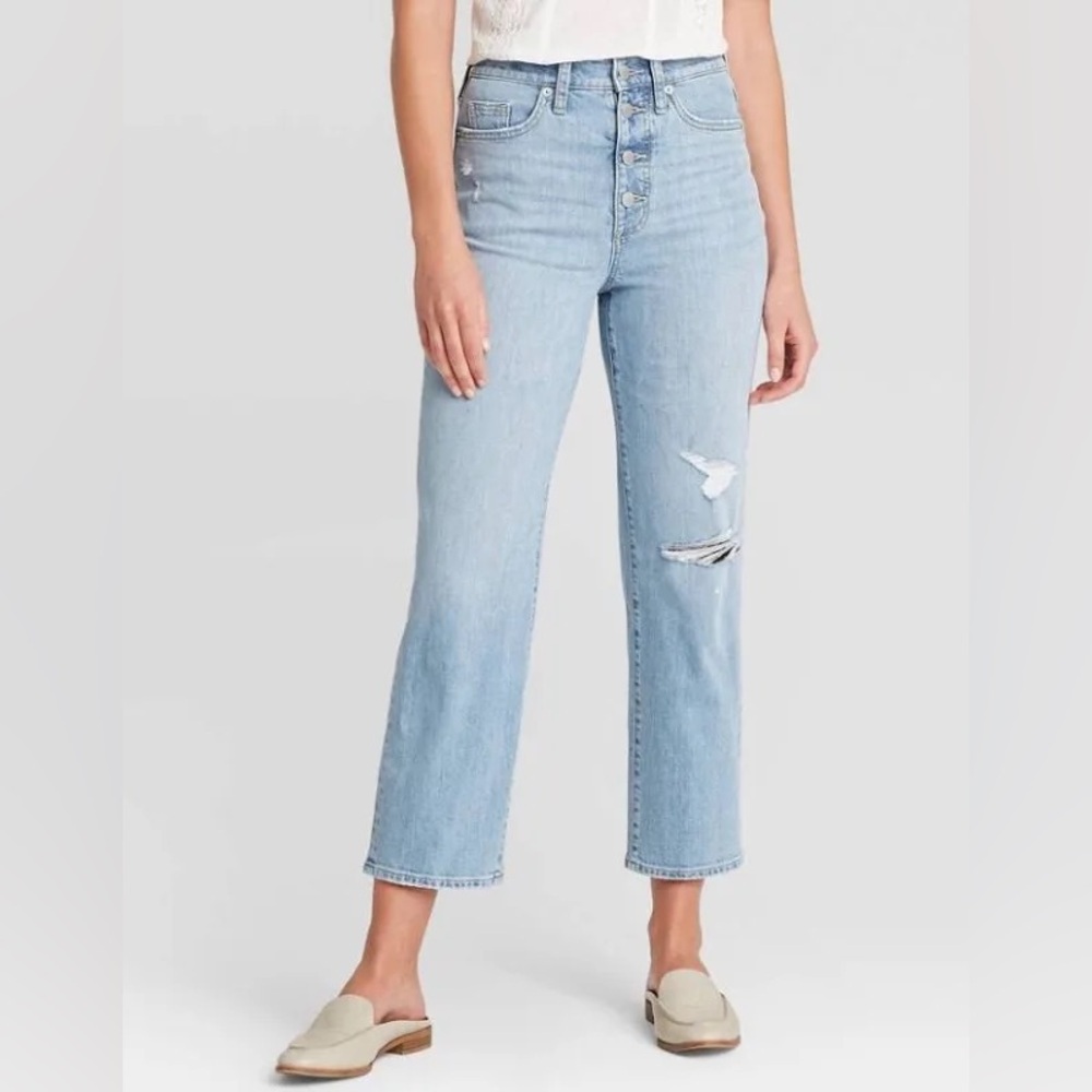 Women's High-Rise
Vintage Straight Jeans - Universal Thread™ Light
Blue 8